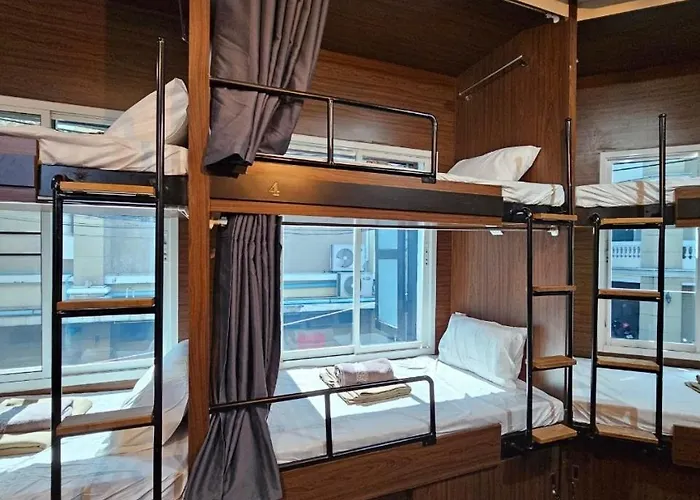 Seen The Riverwalk Capsulehotel Bangkok